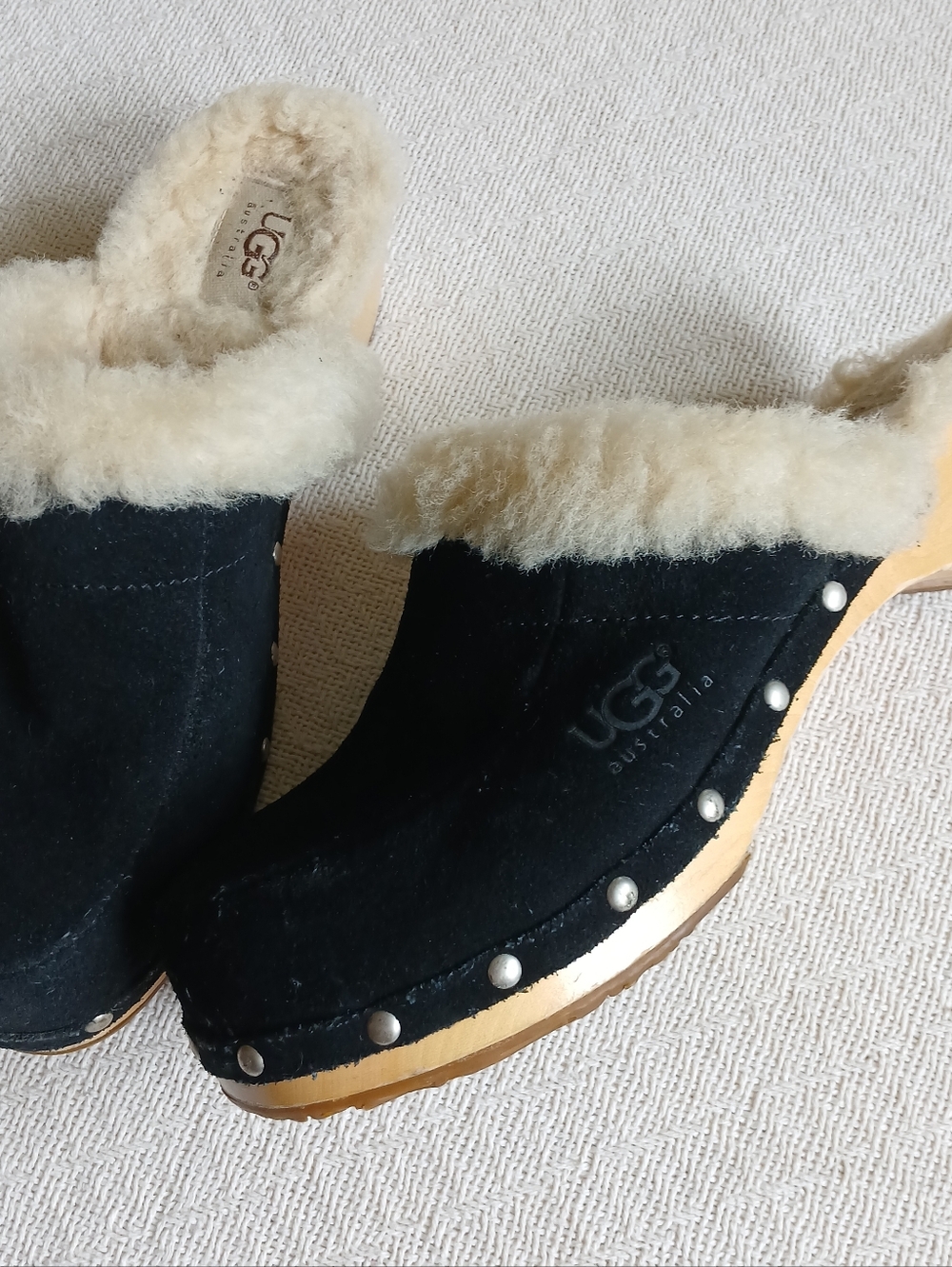 ugg ♡ suede wooden clogs 7 vintage insp sheepskin block heel shearling fur studd